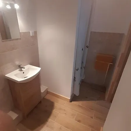 Zabi Skok Bauernhof Kepiny Male